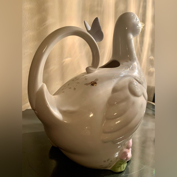 LN Lenox Butterfly Meadow Duck Pitcher- New replacement costs $299.95 as shown. - Picture 7 of 8